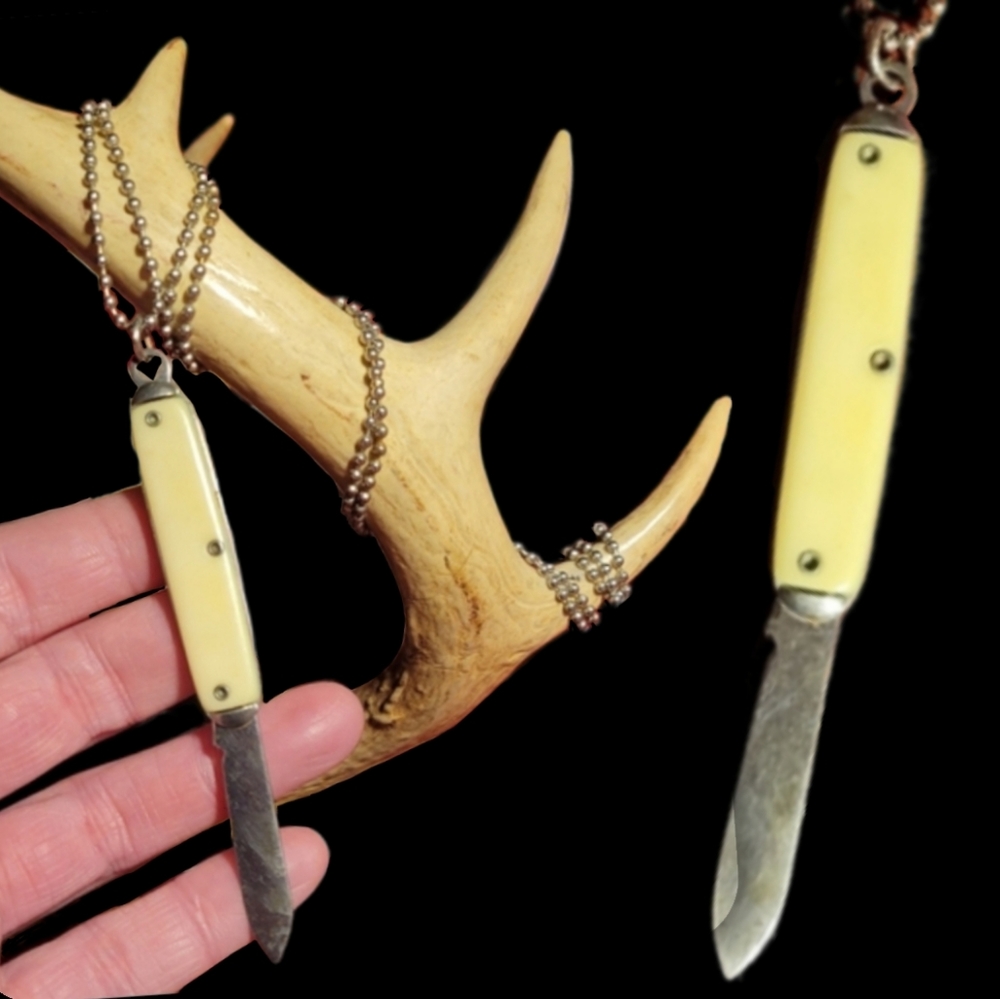 Self defense jewelry vtg 30s art deco silver USA cream handle knife necklace